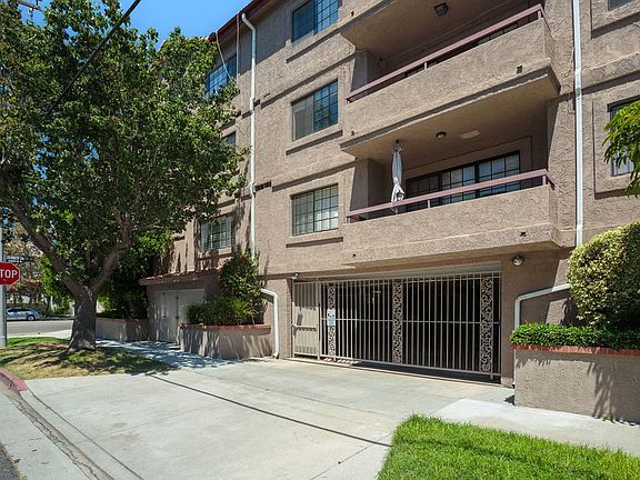 3rd image of 4454 Coldwater Canyon Ave APT 202