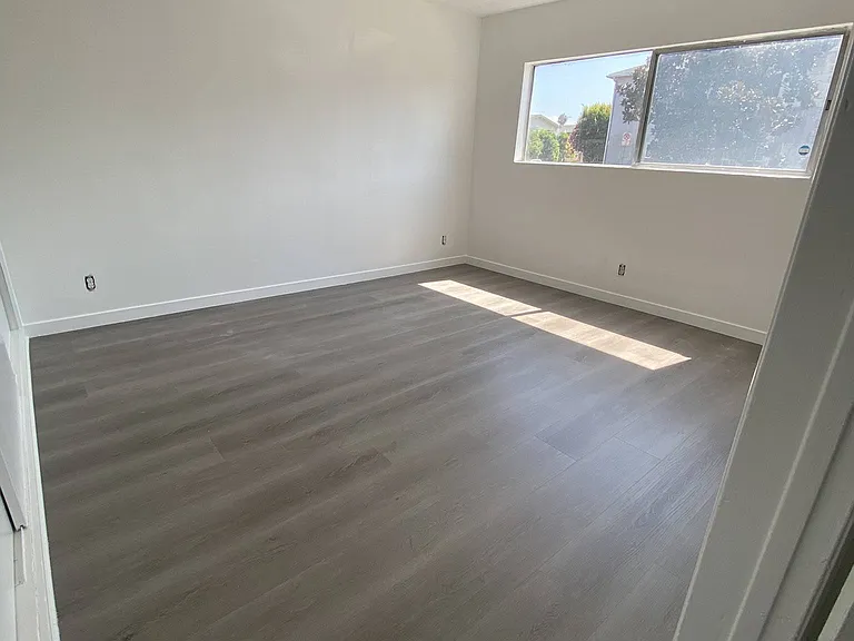 8751 W. Guthrie Ave. — Photo 6