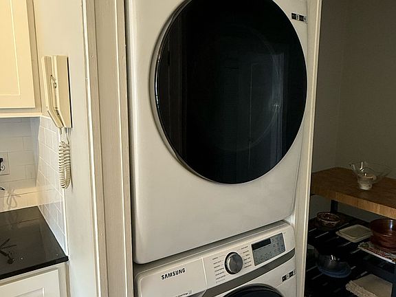 In unit washer and dryer.