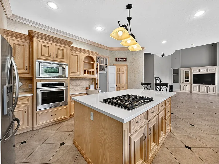 16410 Emilia Ct — Photo 9
