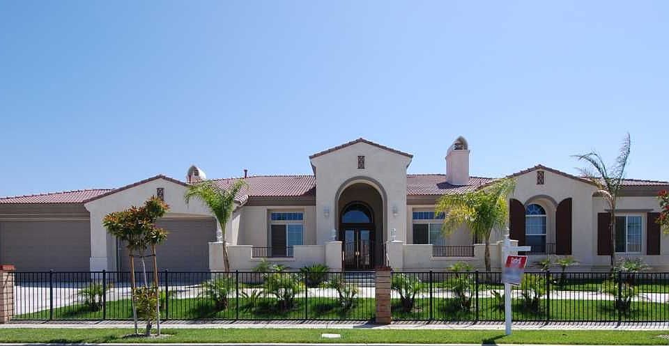 1st image of 548 C L Fleming Cir