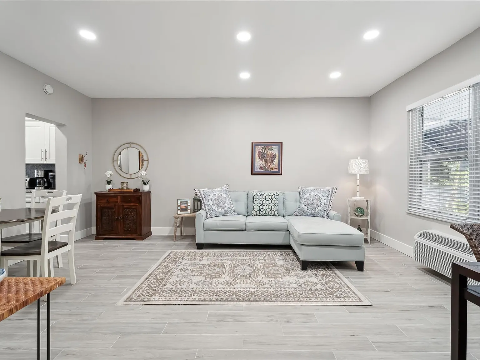 1 bed, 1.0 bath, 724 sqft, $2,500 — Photo 3