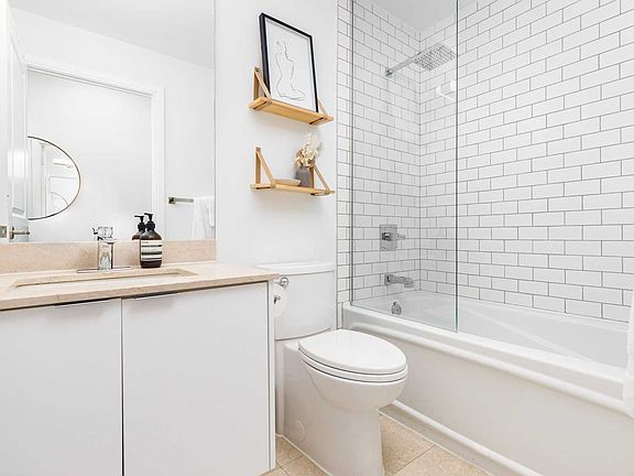 3rd image of 18 Yorkville Ave #517