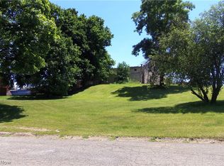View St, Weirton, WV 26062