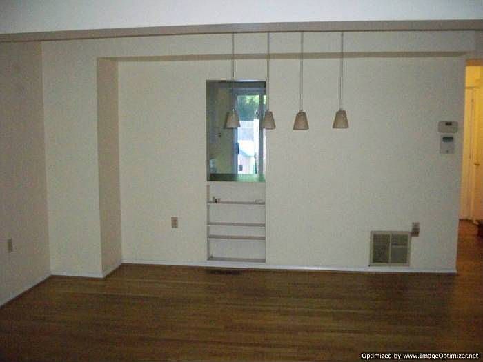 2nd image of 1914 Greenhaven Dr