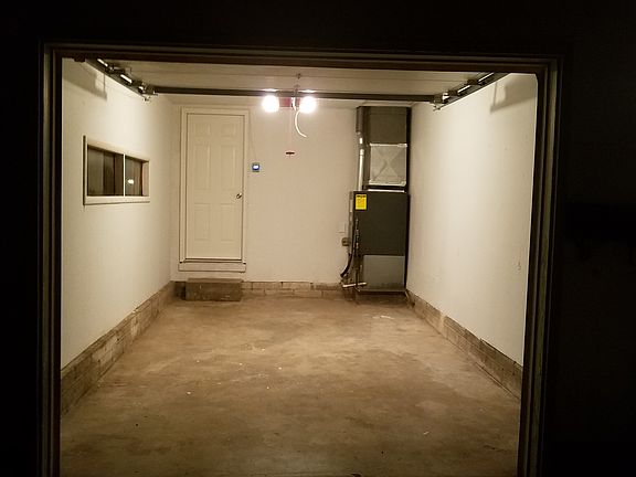 4th image of 2935 W Mount Vernon St