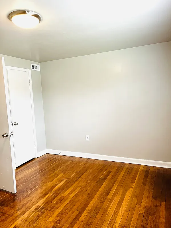 2 bed, 1.0 bath, $1,295 — Photo 3