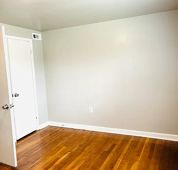 5435 Remuda Dr — Photo 3