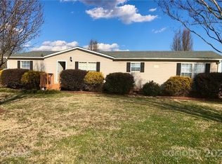 2300 Dellinger Dr, Newton, NC 28658