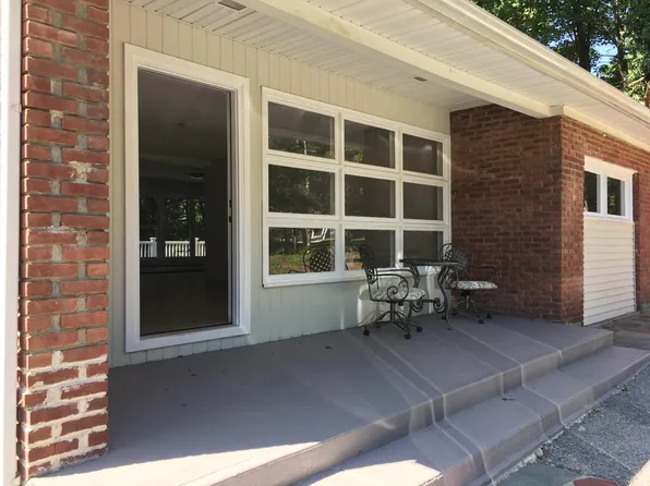 21 New Hackensack Rd, Wappingers Falls, NY 12590
