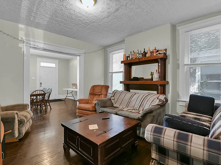 1508 Summit St — Photo 9