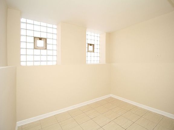 4th image of 2878-2900 N Clark St #2900-G