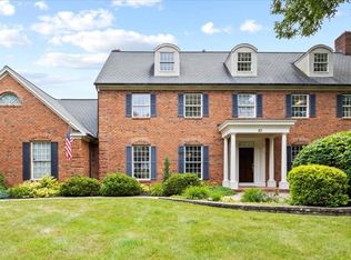 23 Merryhill Ln, Pittsford, NY 14534