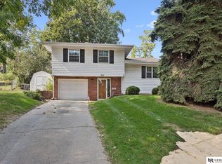 9119 Susan Cir, Omaha, NE 68124