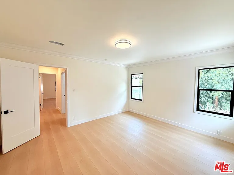 6132 Whitsett Ave — Photo 31
