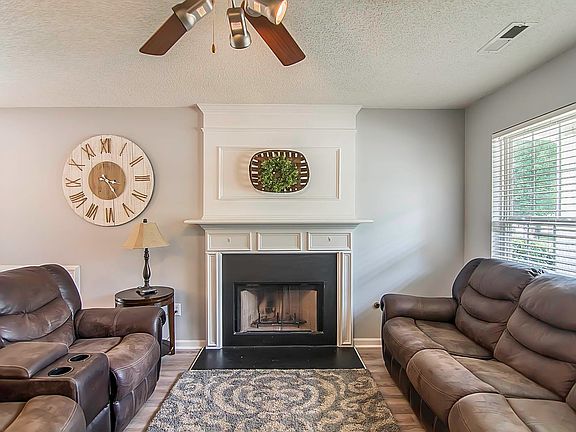 4th image of 605 Bywater Pl