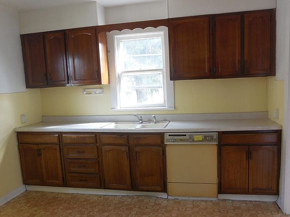 3rd image of 1523 N Winnebago St