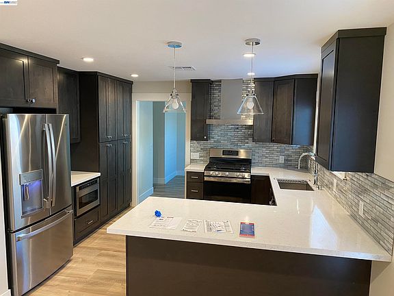 2nd image of 426 Falcon Way