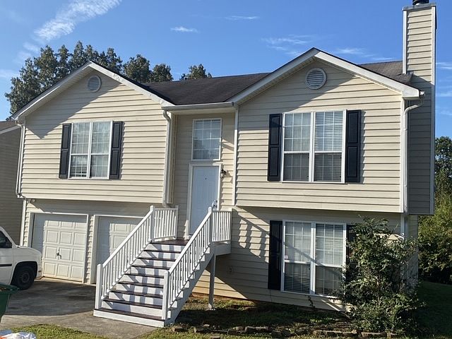 1st image of 4475 Thornwood Cres