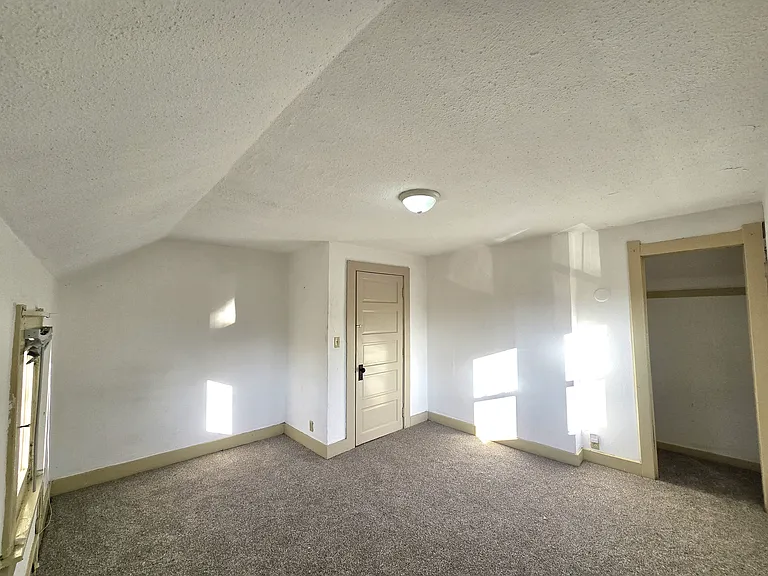 3229 138th St — Photo 24