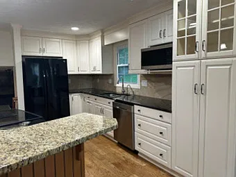 eat-in kitchen