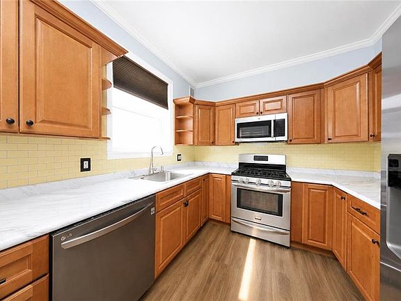 4th image of 815 Avenue Z