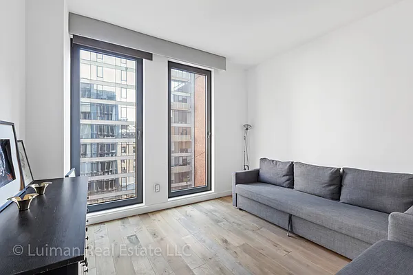 Rented by BLU Real Estate | media 16