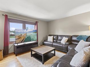 5084 W Colonial Ct UNIT 3, Greenfield, WI 53220