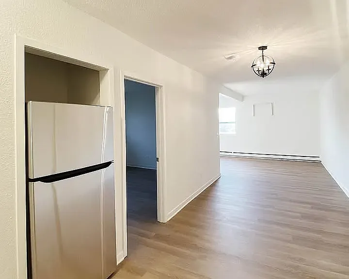2 bed, $1,695 — Photo 3
