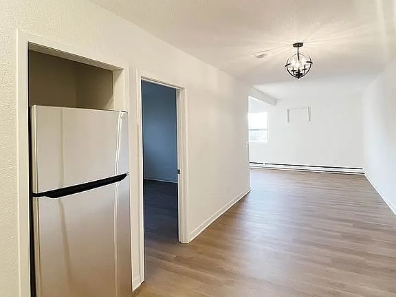 3rd image of 1433 4th St NE APT 2