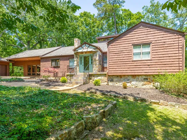 107 Robin Hood Trl, Signal Mountain, TN 37377