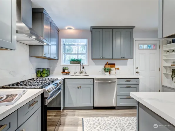 911 NE 146th Street, Shoreline, WA 98155