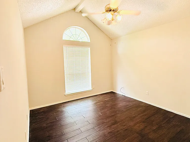 4224 Capstone Dr — Photo 13