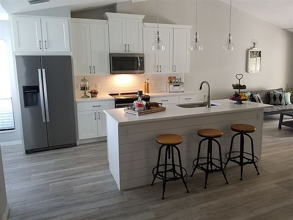 4th image of 253 Cranes Lake Dr