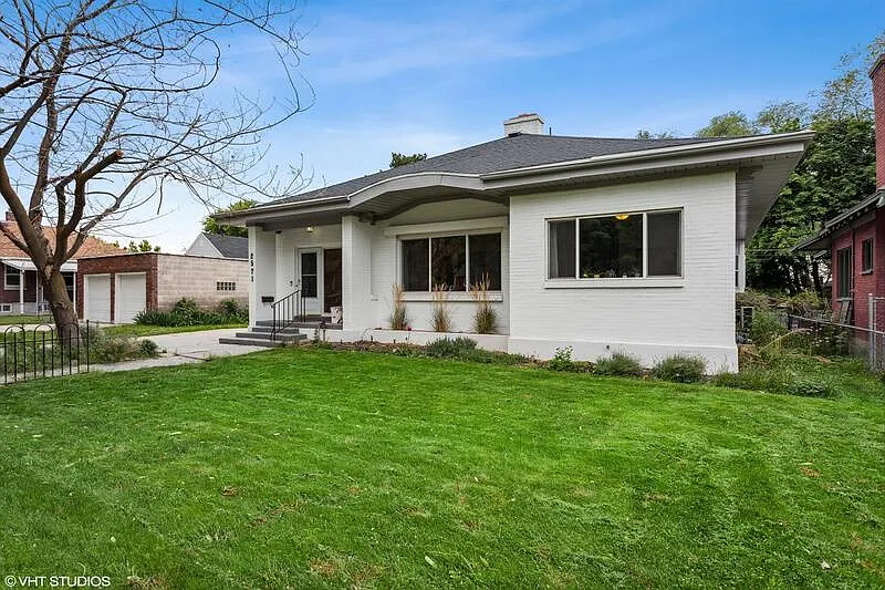 6 bed, 3.0 bath, 3582 sqft, $3,000 — Photo 2
