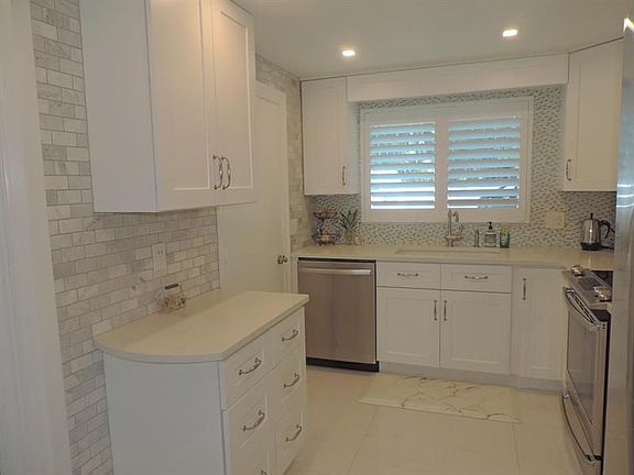 4th image of 331 Tequesta Dr APT 118