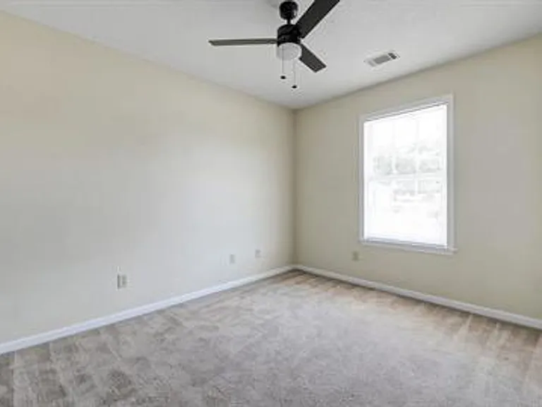 38 Webb Ct NE — Photo 2