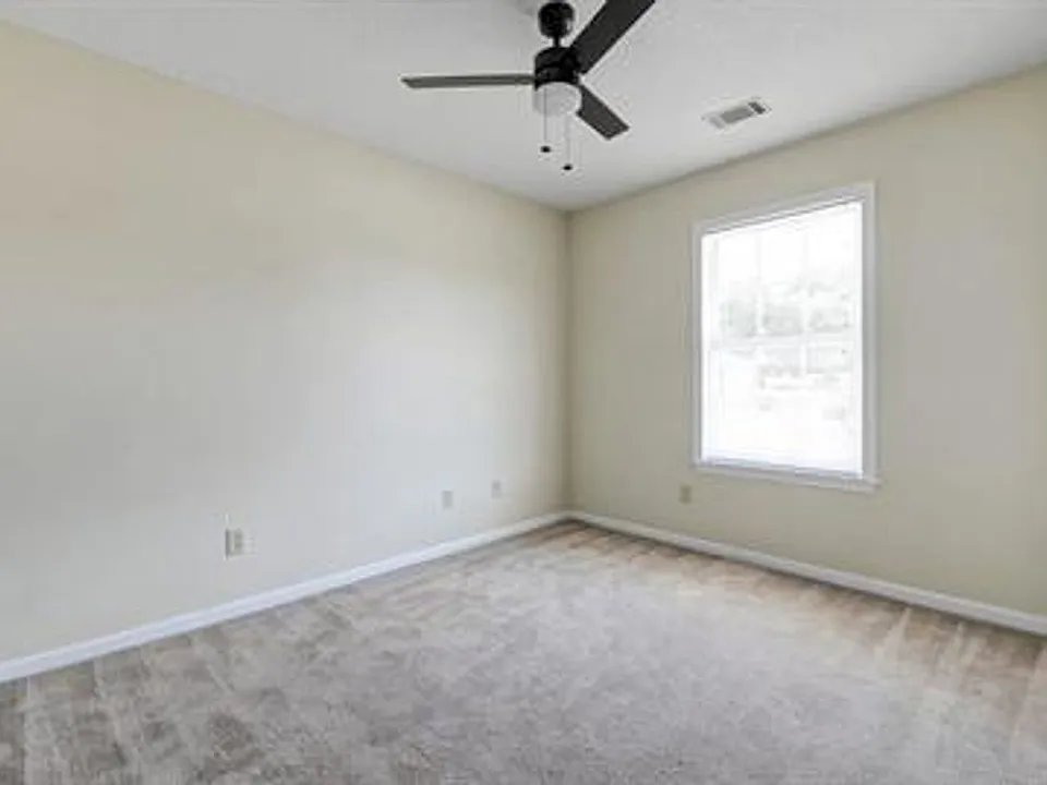 19 Webb Ct NE