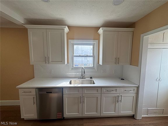 4th image of 3550 W 128th St