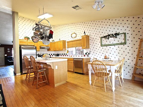 3rd image of 4012 Regatta Dr