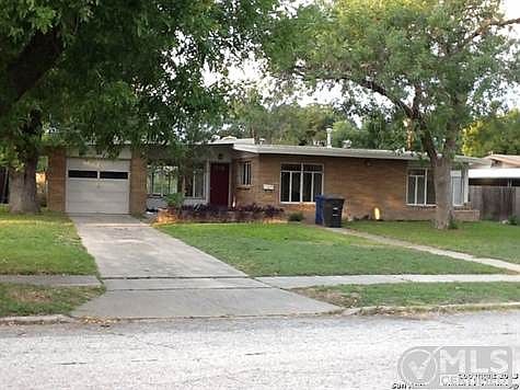 1st image of 415 Springwood Ln
