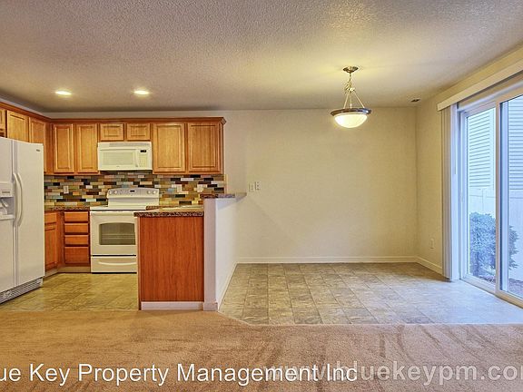 5th image of 7912 NE 60th St