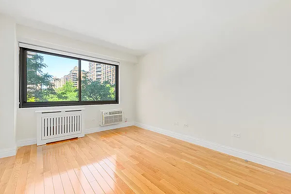 Rented by A&E Real Estate Management | media 9