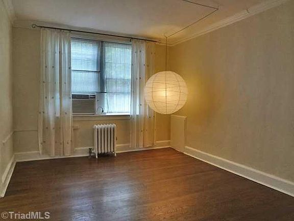 den area w/ french door closure