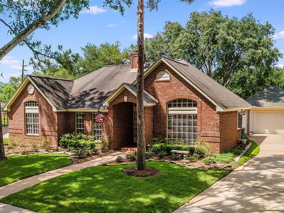 1st image of 3855 W Wisteria Cir