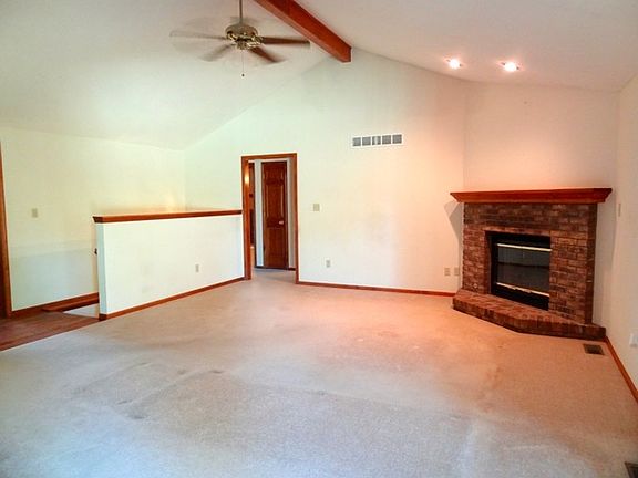 4th image of 7607 Greymoor Dr