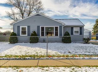 809 Copper Dr, Machesney Park, IL 61115