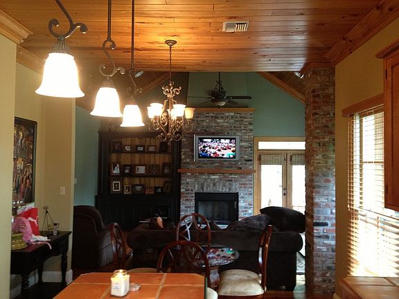 3rd image of 314 La Villa Cir