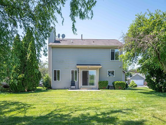3rd image of 21258 W Cascade Ct