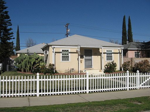 1st image of 17807 Burbank Blvd
